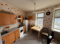 1-комнатная квартира (37м2) на продажу по адресу Искровский просп., 32— фото 4 из 11