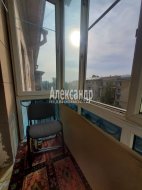 Комната в 3-комнатной квартире (89м2) на продажу по адресу Стахановцев ул., 16— фото 5 из 15