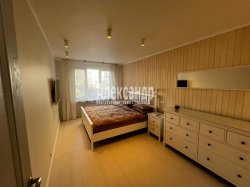 3-комнатная квартира (62м2) на продажу по адресу Большевиков просп., 65— фото 2 из 25
