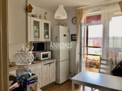 1-комнатная квартира (32м2) на продажу по адресу Ветеранов просп., 171— фото 9 из 12