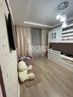 4-комнатная квартира (125м2) на продажу по адресу Бутлерова ул., 9— фото 9 из 13