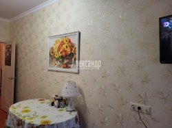 1-комнатная квартира (45м2) на продажу по адресу Космонавтов просп., 63— фото 11 из 16