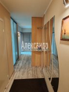 3-комнатная квартира (62м2) на продажу по адресу Купчинская ул., 17— фото 12 из 40