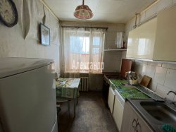 2-комнатная квартира (53м2) на продажу по адресу Гаврилово пос., Школьная ул., 6а— фото 2 из 12