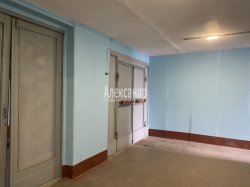 2 комнаты в 12-комнатной квартире (235м2) на продажу по адресу Энгельса пр., 149— фото 18 из 22
