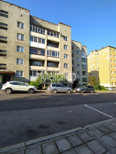 1-комнатная квартира (37м2) на продажу по адресу Выборг г., Комсомольская ул., 13— фото 1 из 12