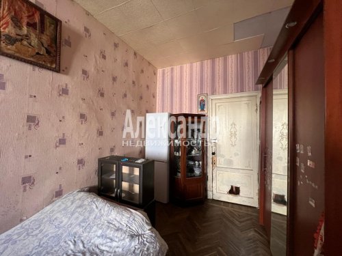 Комната в 3-комнатной квартире (109м2) на продажу по адресу Реки Фонтанки наб., 149— фото 1 из 12