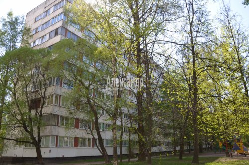 3-комнатная квартира (61м2) на продажу по адресу Луначарского пр., 56— фото 1 из 13