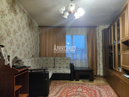 Комната в 3-комнатной квартире (66м2) на продажу по адресу Художников пр., 24— фото 1 из 6
