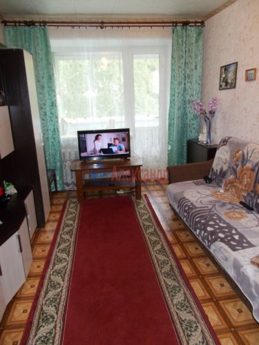 1-комнатная квартира (32м2) на продажу по адресу Тихвин г., 1-й мкр., 44— фото 1 из 4