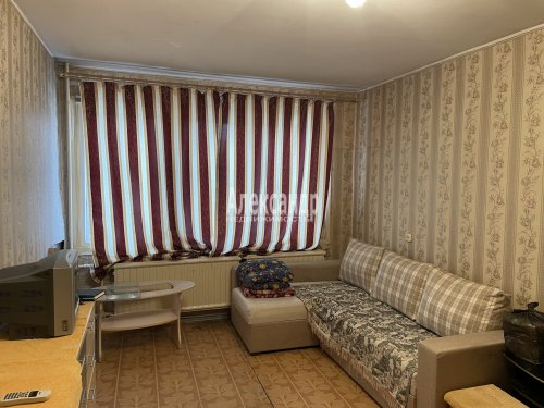 Комната в 4-комнатной квартире (78м2) на продажу по адресу Ольги Форш ул., 15— фото 1 из 9