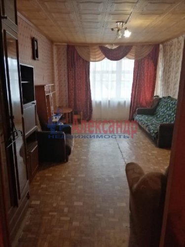3-комнатная квартира (55м2) на продажу по адресу Неболчи пос., Комсомольская ул., 5— фото 1 из 12