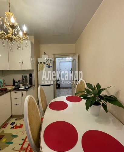 1-комнатная квартира (40м2) на продажу по адресу Русановская ул., 17— фото 1 из 15