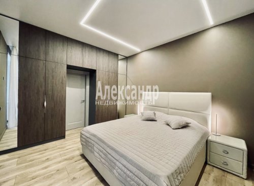 3-комнатная квартира (95м2) на продажу по адресу Катерников ул., 10— фото 1 из 11