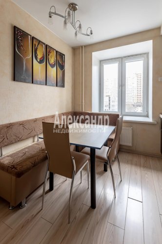 2-комнатная квартира (65м2) на продажу по адресу Дунайский просп., 5— фото 1 из 29