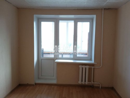 Комната в 4-комнатной квартире (217м2) на продажу по адресу Энгельса пр., 149— фото 1 из 7