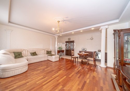 3-комнатная квартира (126м2) на продажу по адресу Варшавская ул., 23— фото 1 из 28