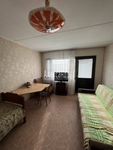 1-комнатная квартира (34м2) на продажу по адресу Светогорск г., Красноармейская ул., 26— фото 1 из 19