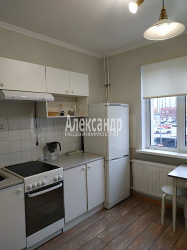 1-комнатная квартира (38м2) на продажу по адресу Ударников просп., 42— фото 1 из 11