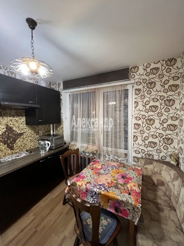 1-комнатная квартира (32м2) на продажу по адресу Вещево пос. при станции, Лесной пр-зд, 16— фото 1 из 14