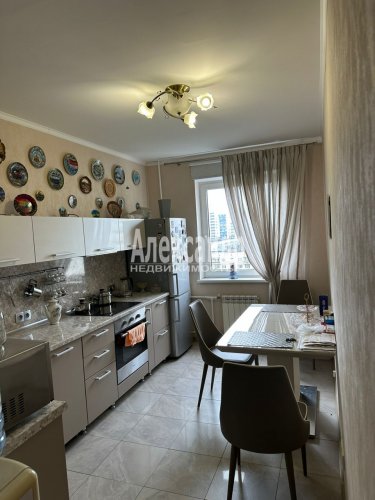2-комнатная квартира (55м2) на продажу по адресу Хошимина ул., 7— фото 1 из 7