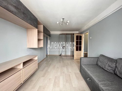 3-комнатная квартира (59м2) на продажу по адресу Большая Пороховская ул., 44— фото 1 из 28
