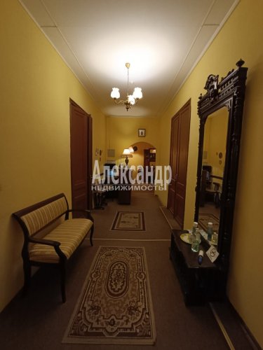 6-комнатная квартира (215м2) на продажу по адресу Столярный пер., 10-12— фото 1 из 36