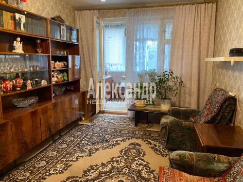 2-комнатная квартира (58м2) на продажу по адресу Приозерск г., Гоголя ул., 7— фото 1 из 18