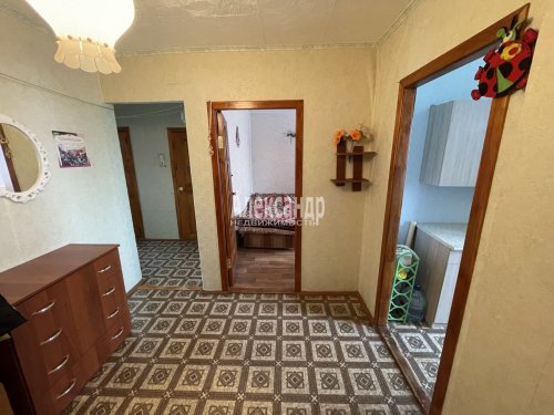 2-комнатная квартира (53м2) на продажу по адресу Кировск г., Партизанской Славы бул., 8— фото 1 из 18