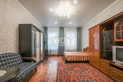 Комната в 4-комнатной квартире (154м2) на продажу по адресу Реки Фонтанки наб., 156— фото 1 из 14