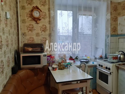 2-комнатная квартира (47м2) на продажу по адресу Волхов г., Волгоградская ул., 5— фото 1 из 8