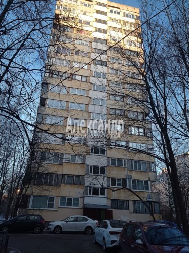 3-комнатная квартира (52м2) на продажу по адресу Кустодиева ул., 4— фото 1 из 19