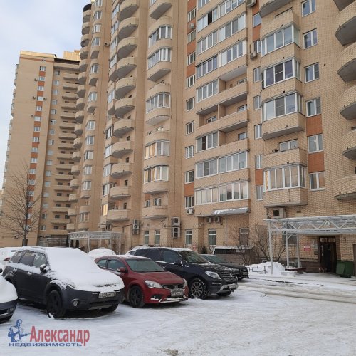 1-комнатная квартира (42м2) на продажу по адресу Варшавская ул., 23— фото 1 из 8