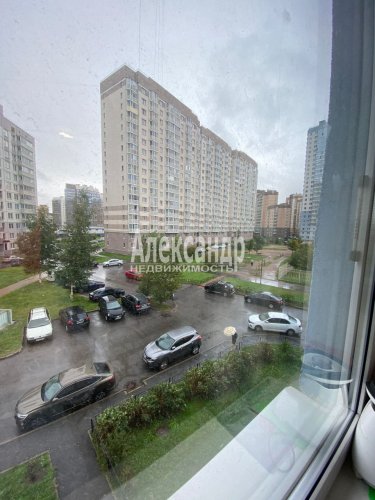2-комнатная квартира (60м2) на продажу по адресу Туристская ул., 11— фото 1 из 10