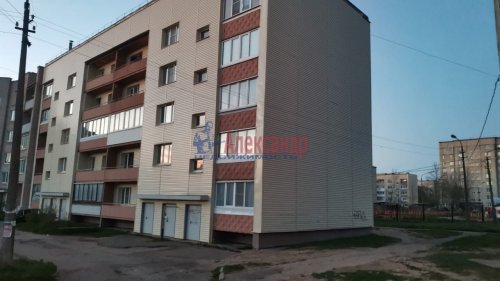 1-комнатная квартира (35м2) на продажу по адресу Пикалево г., Металлургов ул., 19— фото 1 из 8