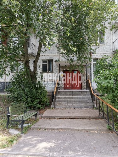 2-комнатная квартира (44м2) на продажу по адресу Кировск г., Советская ул., 21— фото 1 из 21