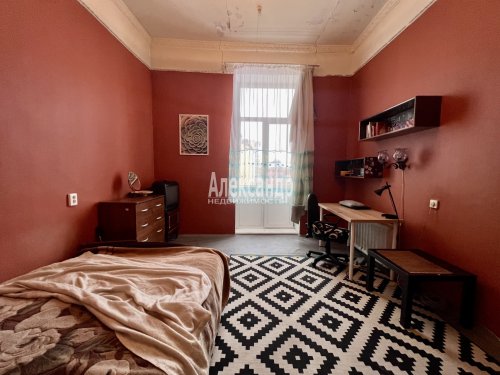 2 комнаты в 8-комнатной квартире (302м2) на продажу по адресу Михайлова ул., 1— фото 1 из 11