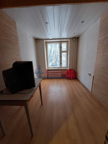 Комната в 6-комнатной квартире (102м2) на продажу по адресу Кириши г., Комсомольская ул., 1— фото 1 из 4