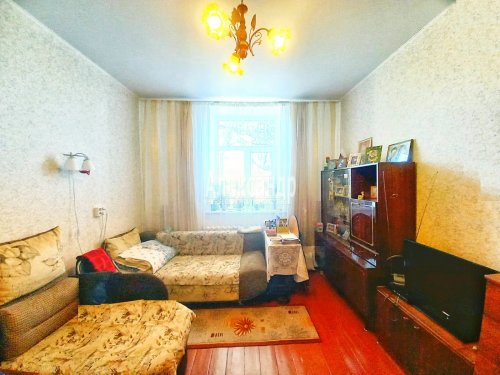 Комната в 3-комнатной квартире (74м2) на продажу по адресу Выборгская наб., 25— фото 1 из 12