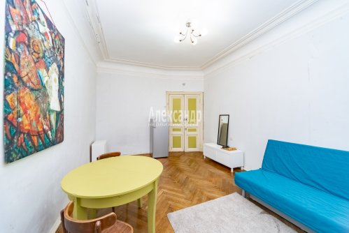 Комната в 5-комнатной квартире (115м2) на продажу по адресу Подковырова ул., 10— фото 1 из 29