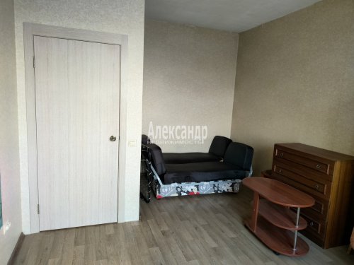 1-комнатная квартира (30м2) на продажу по адресу Шушары пос., Вилеровский пер., 6— фото 1 из 10