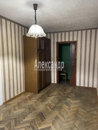 2-комнатная квартира (49м2) на продажу по адресу Танкиста Хрустицкого ул., 98— фото 1 из 12