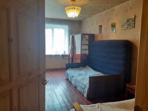 2-комнатная квартира (48м2) на продажу по адресу Волхов г., Авиационная ул., 40— фото 1 из 15
