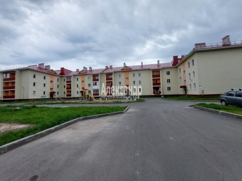 2-комнатная квартира (45м2) на продажу по адресу Глажево пос., 16— фото 1 из 14