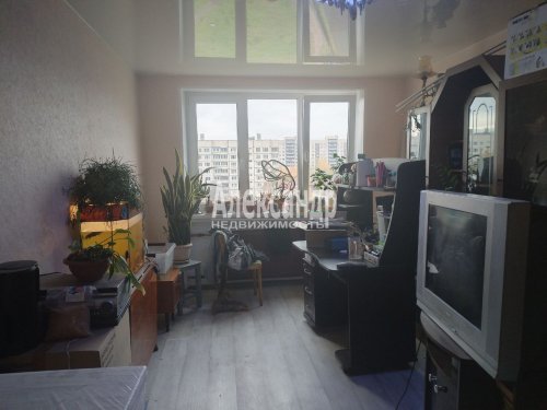 3-комнатная квартира (71м2) на продажу по адресу Кржижановского ул., 5— фото 1 из 10