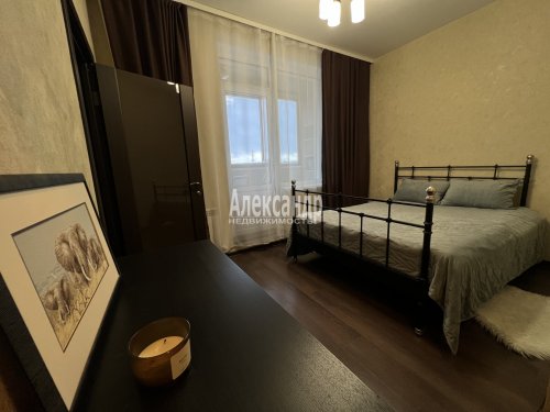1-комнатная квартира (40м2) на продажу по адресу Адмирала Коновалова ул., 2-4— фото 1 из 32