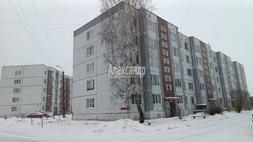 3-комнатная квартира (74м2) на продажу по адресу Советский пос., Советская ул., 51— фото 1 из 17