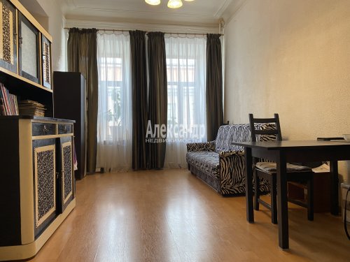 Комната в 7-комнатной квартире (178м2) на продажу по адресу Рузовская ул., 35— фото 1 из 18