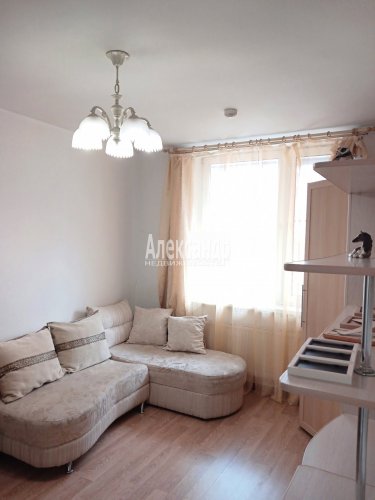 1-комнатная квартира (33м2) на продажу по адресу Кондратьевский просп., 64— фото 1 из 12