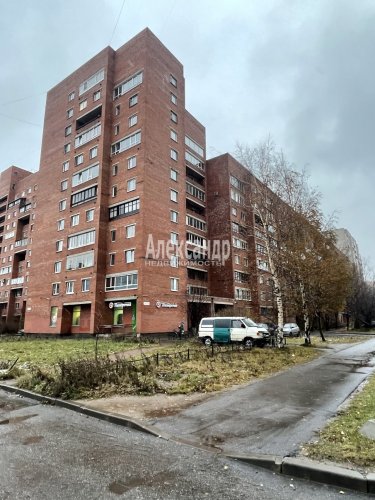 3-комнатная квартира (68м2) на продажу по адресу Бутлерова ул., 13— фото 1 из 19